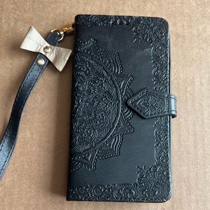 iPhone X/XS Mandala Wallet Case